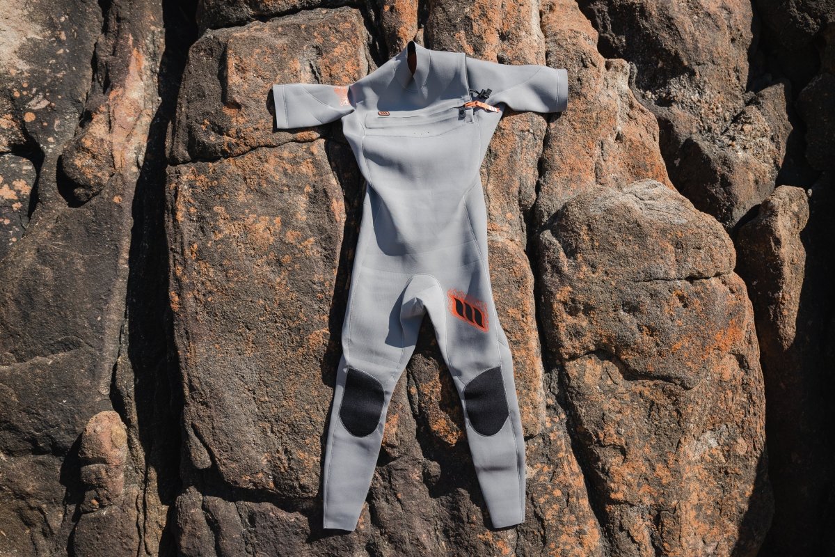 HARDCORE 2x2 SHORT ARM STEAMER GREY/DESERT RED - West Surfing