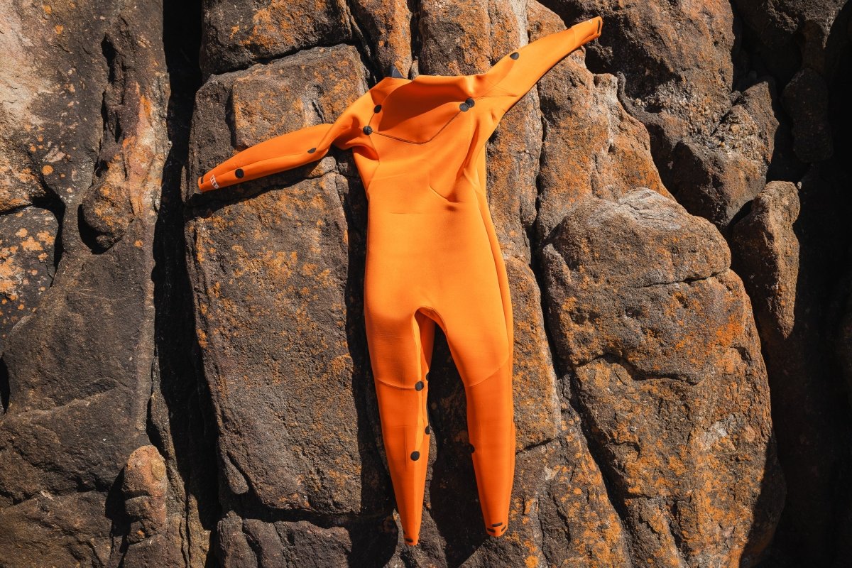 HARDCORE 3x2 STEAMER GREY/DESERT RED - West Surfing