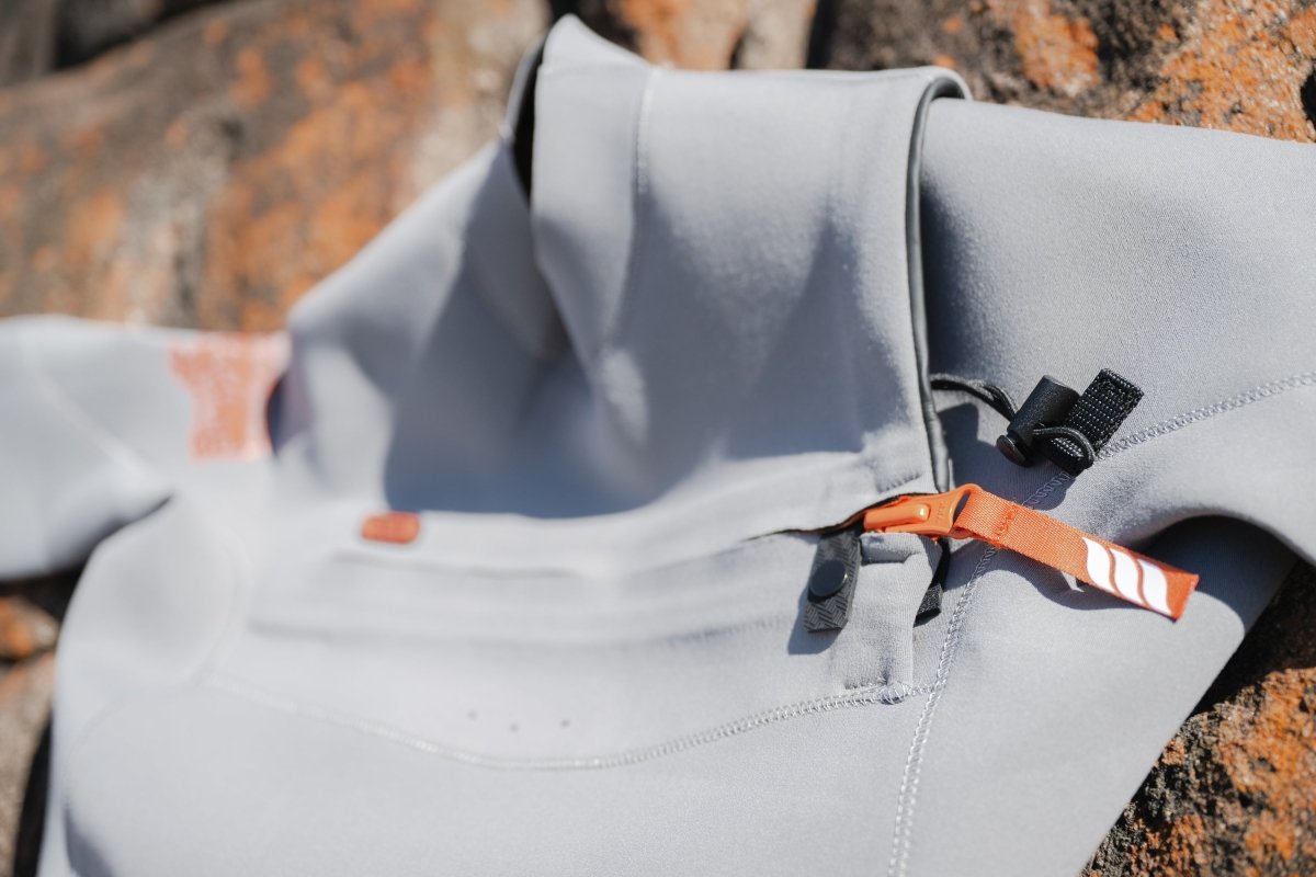 HARDCORE 2x2 SHORT ARM STEAMER GREY/DESERT RED - West Surfing