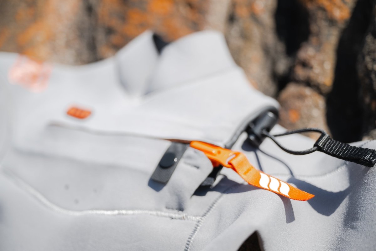 HARDCORE 2x2 SHORT SLEEVE SPRING GREY/DESERT RED - West Surfing