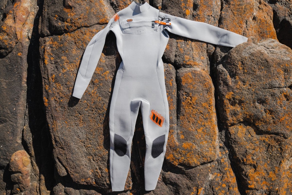 HARDCORE 3x2 STEAMER GREY/DESERT RED - West Surfing