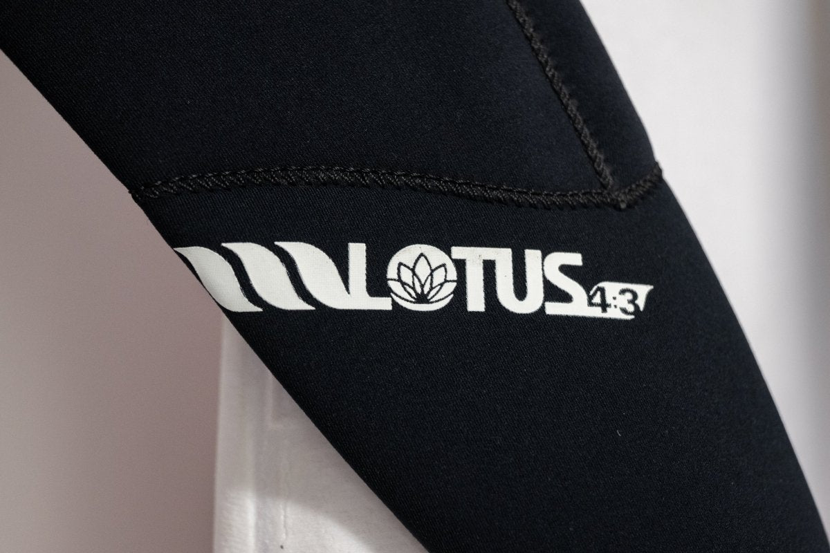 LOTUS 4x3 LONG SLEEVE STEAMER - West Surfing