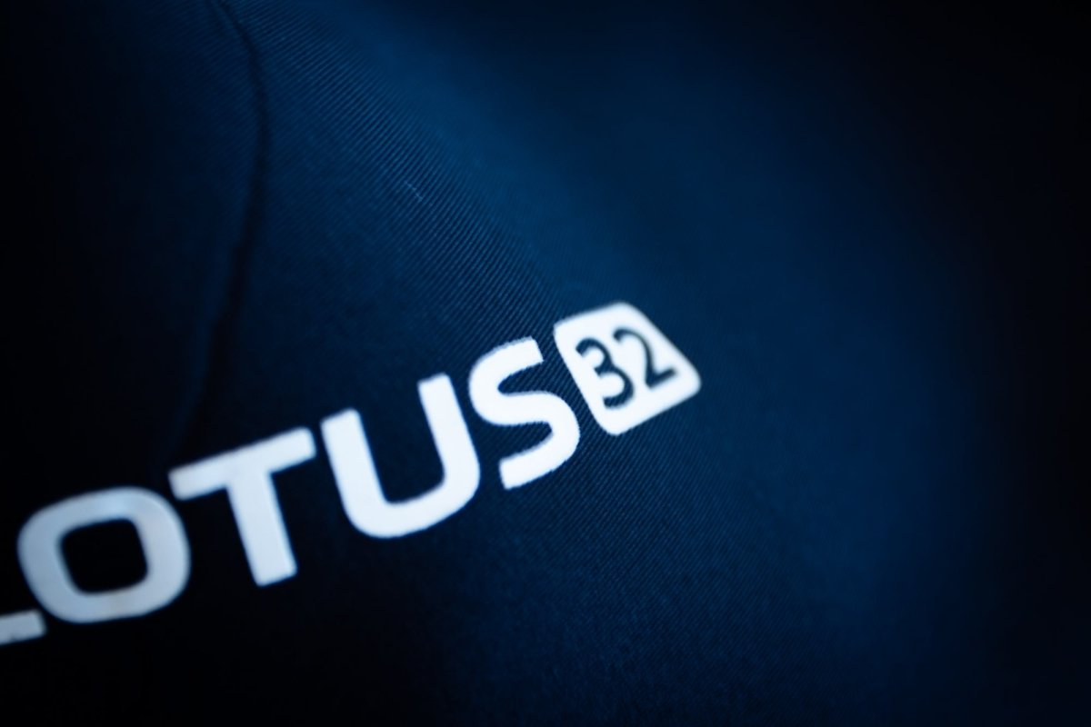 Lotus 3x2 Steamer Mens Wetsuit - No Zip - West Surfing